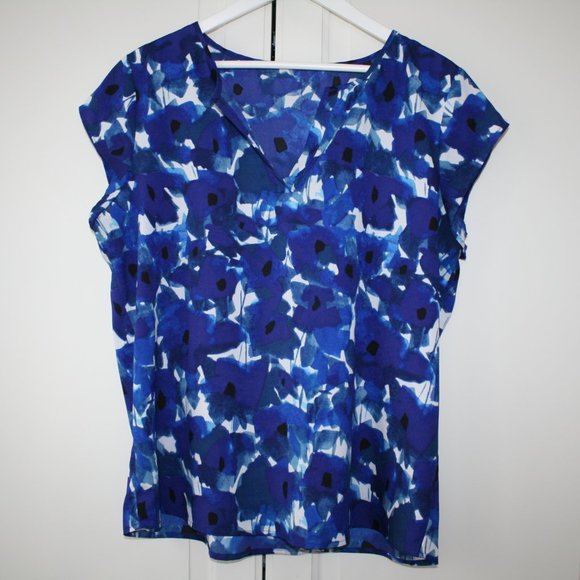 Ivanka Trump | Blue and White Floral Top | XL - Picture 2 of 15